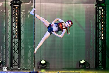 poledanceshow2022-malowanieswiatlem-0011.jpg