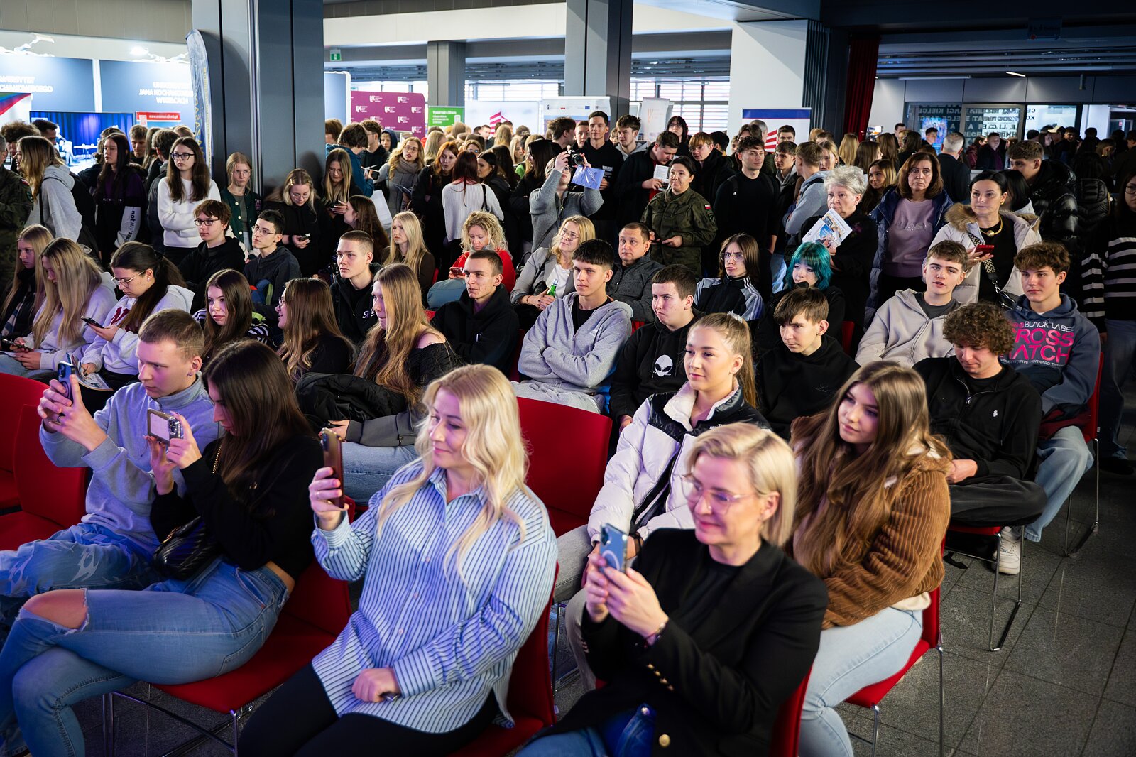 DSC-7006.jpg [1.28 MB]